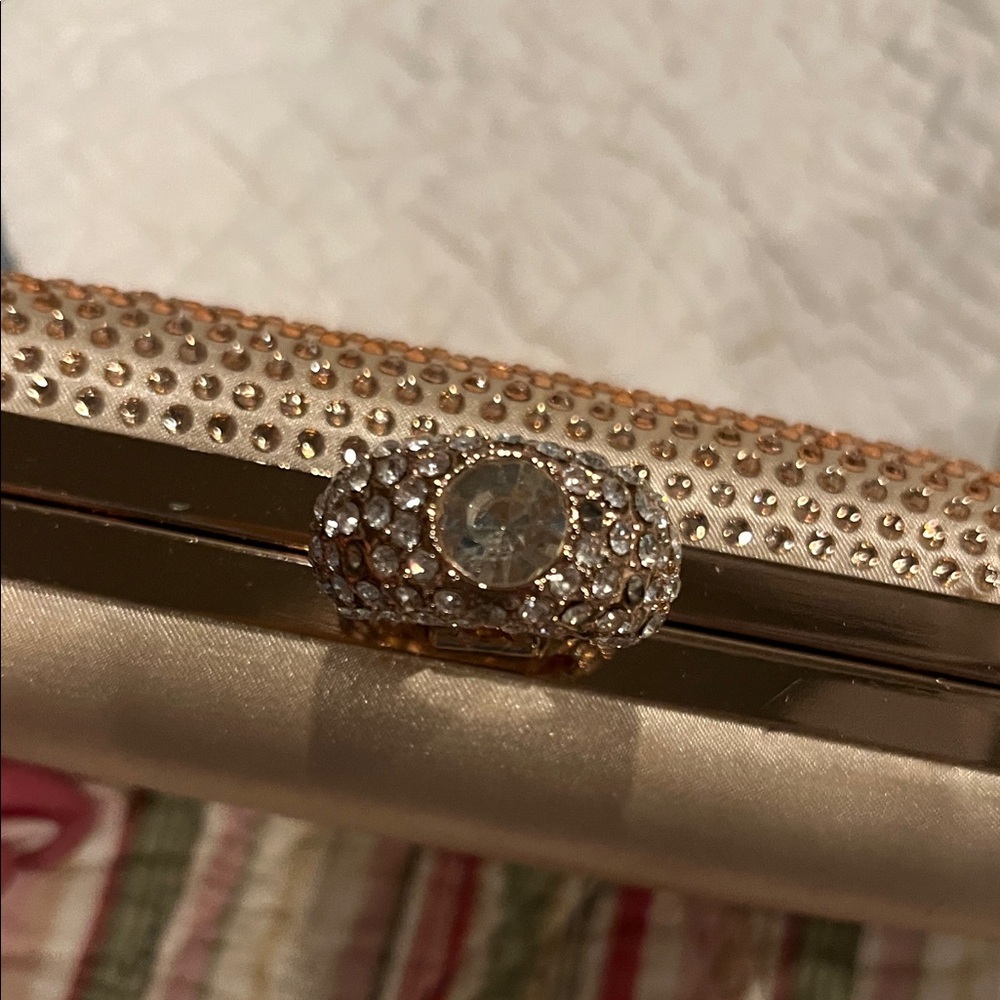 Two Gold and Silver Embellished Clutches with chain straps - Picture 5 of 7